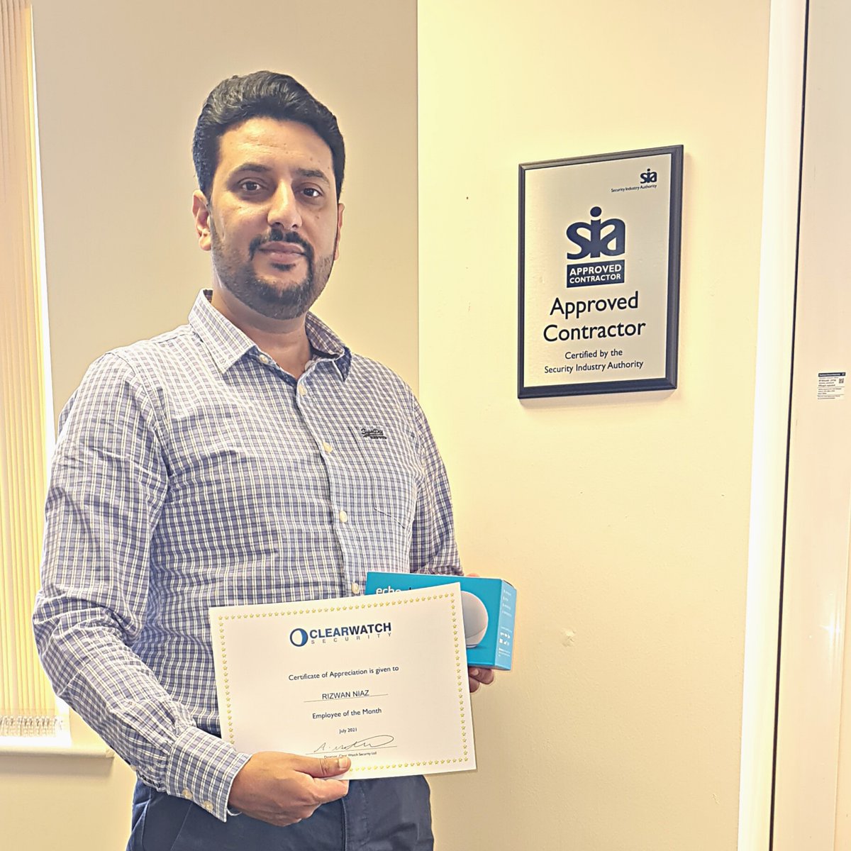 ClearWatch's tweet image. We recognise Rizwan for his efforts during the past few months. We are proud to have him as part of the Clear Watch team. 

His hard work and professional manner has been recognised by us and he is our Employee of the Month. 👏

#clearwatchsecurity #employeeofthemonth #teamplayer