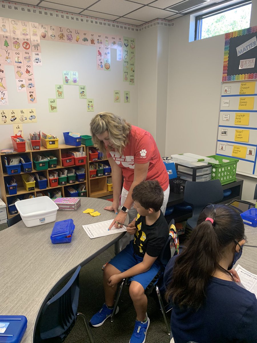 BearCreekElem's tweet photo. Our 2nd graders are engaged & busy working on place value this morning 🐻 #smartCubs @joygibson7897 @BCEMrsPerry @judyakelleyBCE https://t.co/yx1wXXDJDL