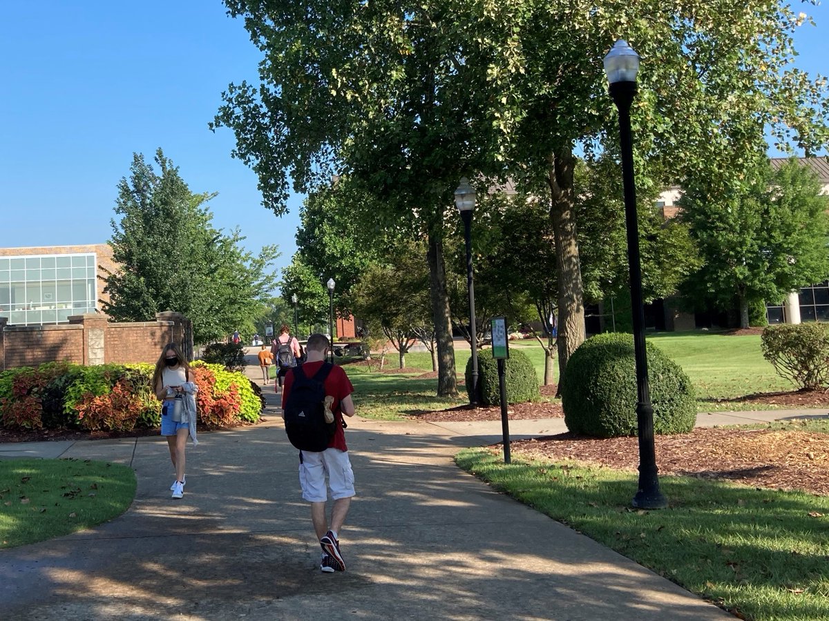 volstatecampus's tweet photo. Welcome to campus! If you have any questions just ask. Vol State employees usually walk around with our name tags on. It's great to have so many classes on campus again. https://t.co/hhq4wP7w0w