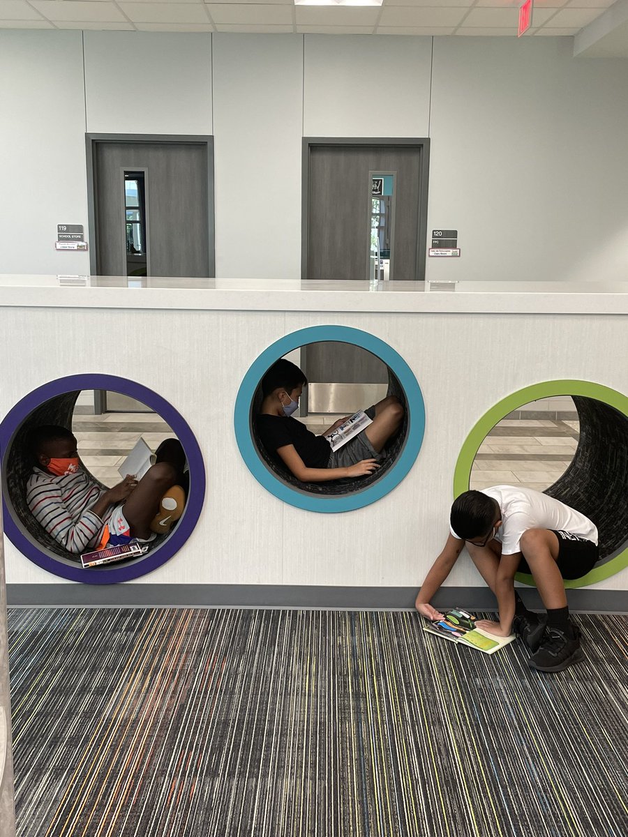 Opening Day <a href="/FoxLibraryKISD/">Fox Library</a> ! Surrounded by readers who are motivated and authentically engaged in their reading #LikeaFox <a href="/FoxKISD/">Fox Elementary</a> #KleinFamily