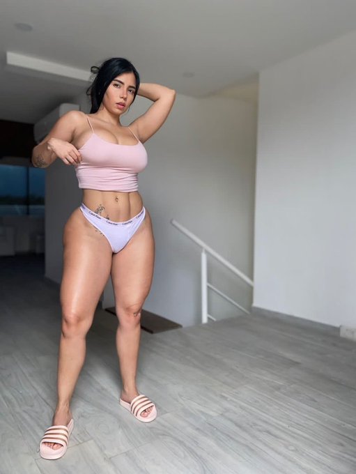 Tengo mucha calor ??? https://t.co/dUeqPNwIT3