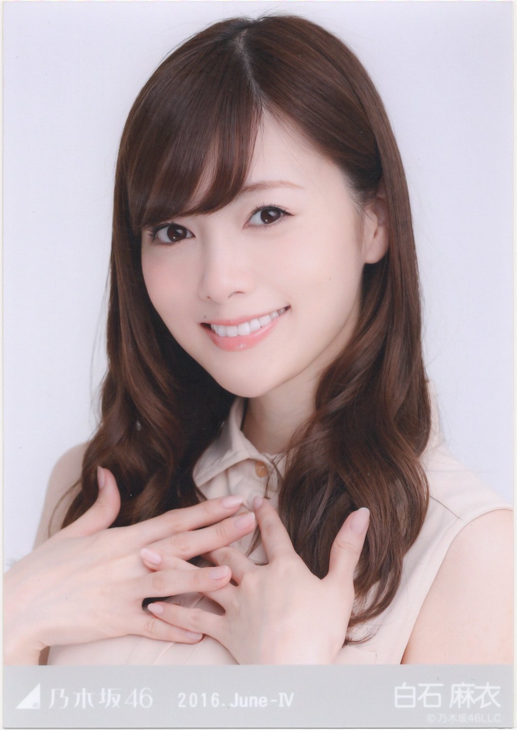 ゆたかっち 今日からまいやんの生写真毎日投稿を再開します 白石麻衣 生写真 16年 マキシワンピ 深川麻衣卒コンt 乃木坂46 まいやん T Co I1dhmfwchd Twitter