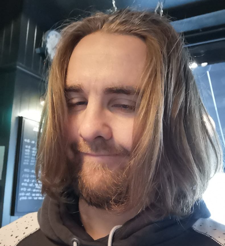 👋🏼 Hello all! 
Dale has been growing his hair since the beginning of lockdown 1 &amp; will soon be braving the barber in aid of <a href="/LPTrustUK/">Little Princess Trust</a> 💈 
🧡 Click👇🏼 &amp; Donate 💰 if you can! 
justgiving.com/fundraising/da…