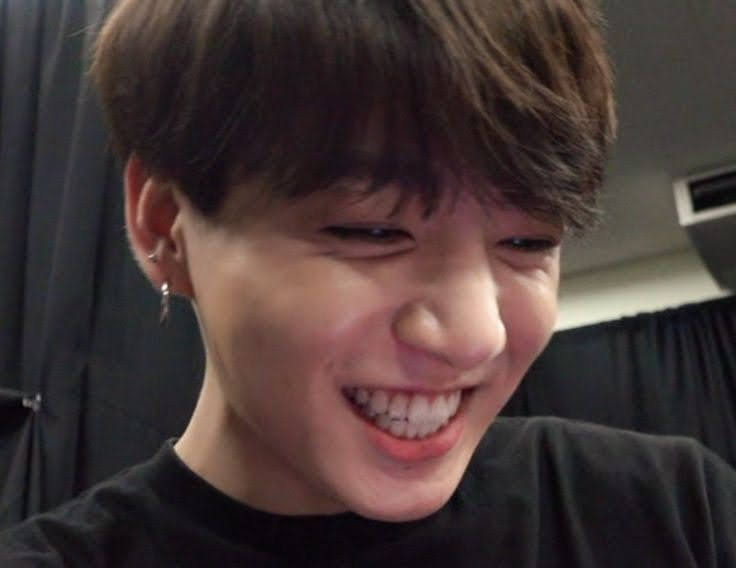 hopeway_'s tweet photo. Pongan una foto o fotos de su bias 

@kkoostar @jjkomn @sarytwx
@IvonHer96101678

#MTVHottest BTS 
@BTS_twt https://t.co/kVYvyXQM8y