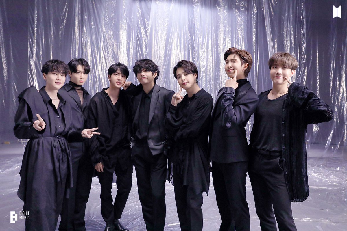 hopeway_'s tweet photo. Pongan una foto o fotos de su bias 

@kkoostar @jjkomn @sarytwx
@IvonHer96101678

#MTVHottest BTS 
@BTS_twt https://t.co/kVYvyXQM8y