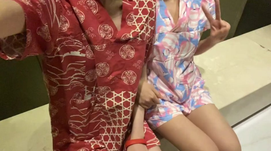 女仆温泉趴，一秒变装，喜欢哪个？ https://t.co/4w2EHiJUa9