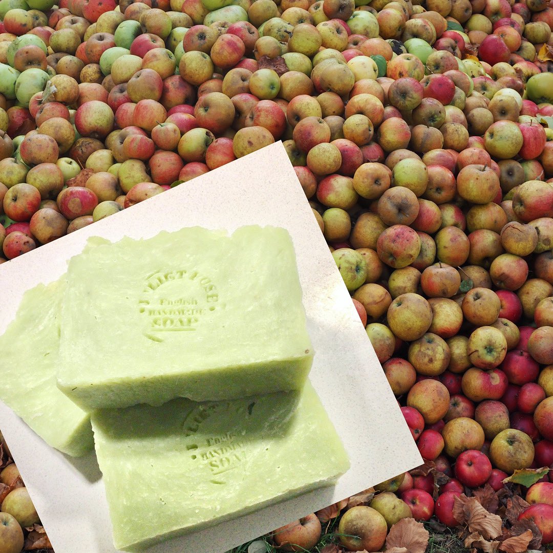 JulietRoseSoaps's tweet photo. With Autumn right around the corner, I’m starting to notice that gorgeous sight of apples and leaves falling to the ground. 
My Apple, Jojoba and Sweet Almond Oil Shampoo Bar is available on my website and at my shop Sea Change in Midhurst. It also comes in half-bar size too! 🍏 https://t.co/XIOIZVW7Eq