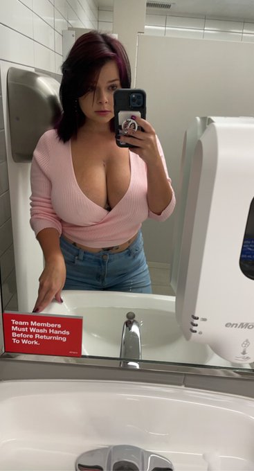 I finally got Instagram to work for me after getting my account deleted. Follow me ! https://t.co/TCsHJoAruZ<a href="/tag/girlsofmygirlfund"class="tags"><span>#girlsofmygirlfund</span></a>