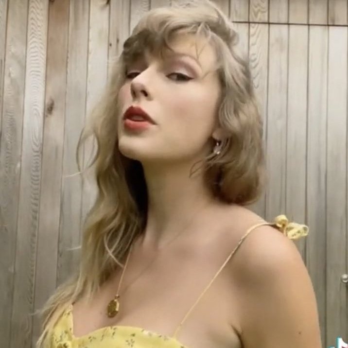 💭 (@louaylorlovebot) on Twitter photo 