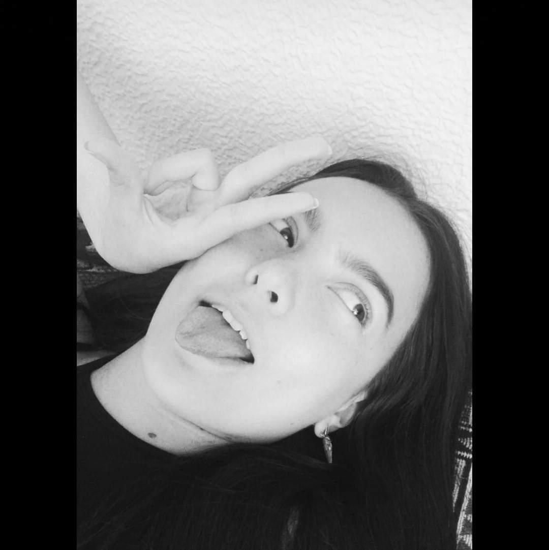 Carito24her's tweet photo. Quien quiere mi WhatsApp? Jejejeje  quien me da un regalito y se lo doy 🌻 hablen 💝 https://t.co/4v1HxpArf9
