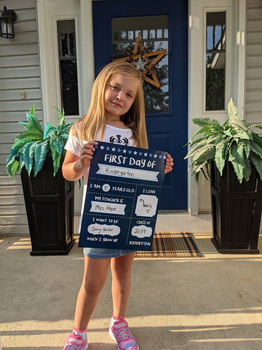 My baby started Kindergarten 🥺 She was so excited, I can't wait to hear all about her first day! @KenstonSchools #Kenstoninspiried #firstdayofschool #KyleeBug #lookoutworld