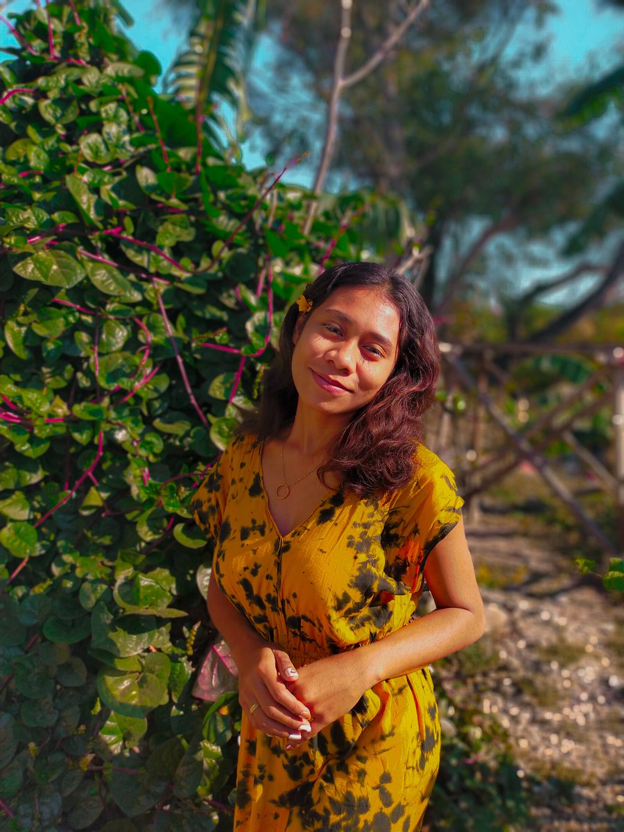 EAmheka's tweet photo. Mentari yang terlihat memabukan raga 🌞🧡💛 https://t.co/8vN4EIM4HG