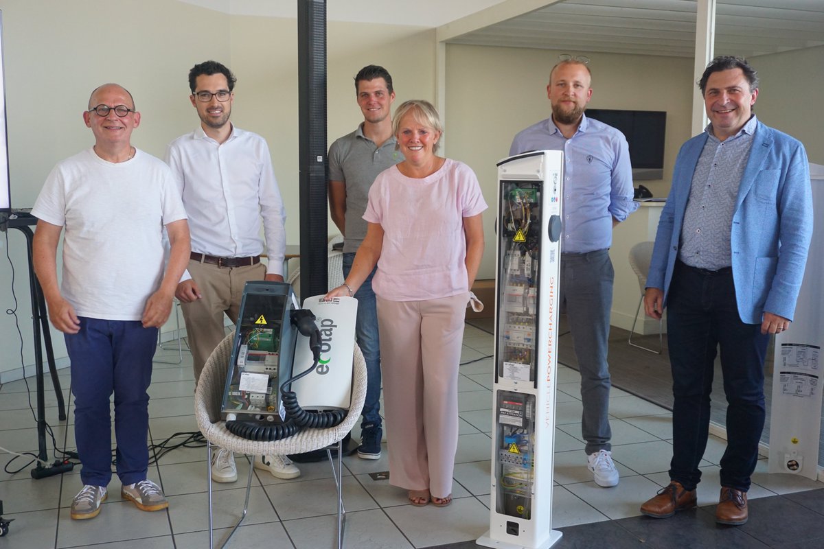 Als voorzitter van #BruggeGeeftEnergie trots hoe BGE verschil maakt door #Brugse bedrijven te helpen #energiepositief en #CO2-neutraal te worden:
👉Brugse bedrijventerreinen voorzien van elektrisch vervoer
👉door het leveren van een duurzaam, betaalbaar, openbaar oplaadnetwerk👍