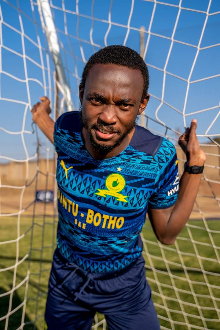 tzbdehl93's tweet photo. @DeGeneral_10 My fav kit💛 https://t.co/HPAZobZ29j