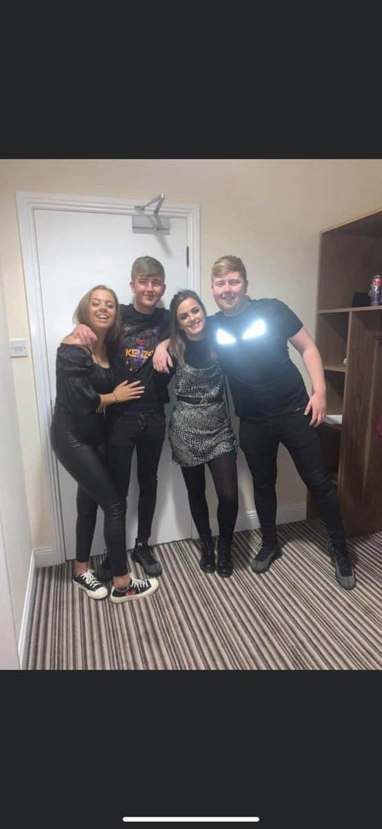 ali_rowanxx's tweet photo. Happy bday bro have the best day and hopefully see u soon for a drink @Lee_Hollandddd ❤️ https://t.co/hFpqIGye3M