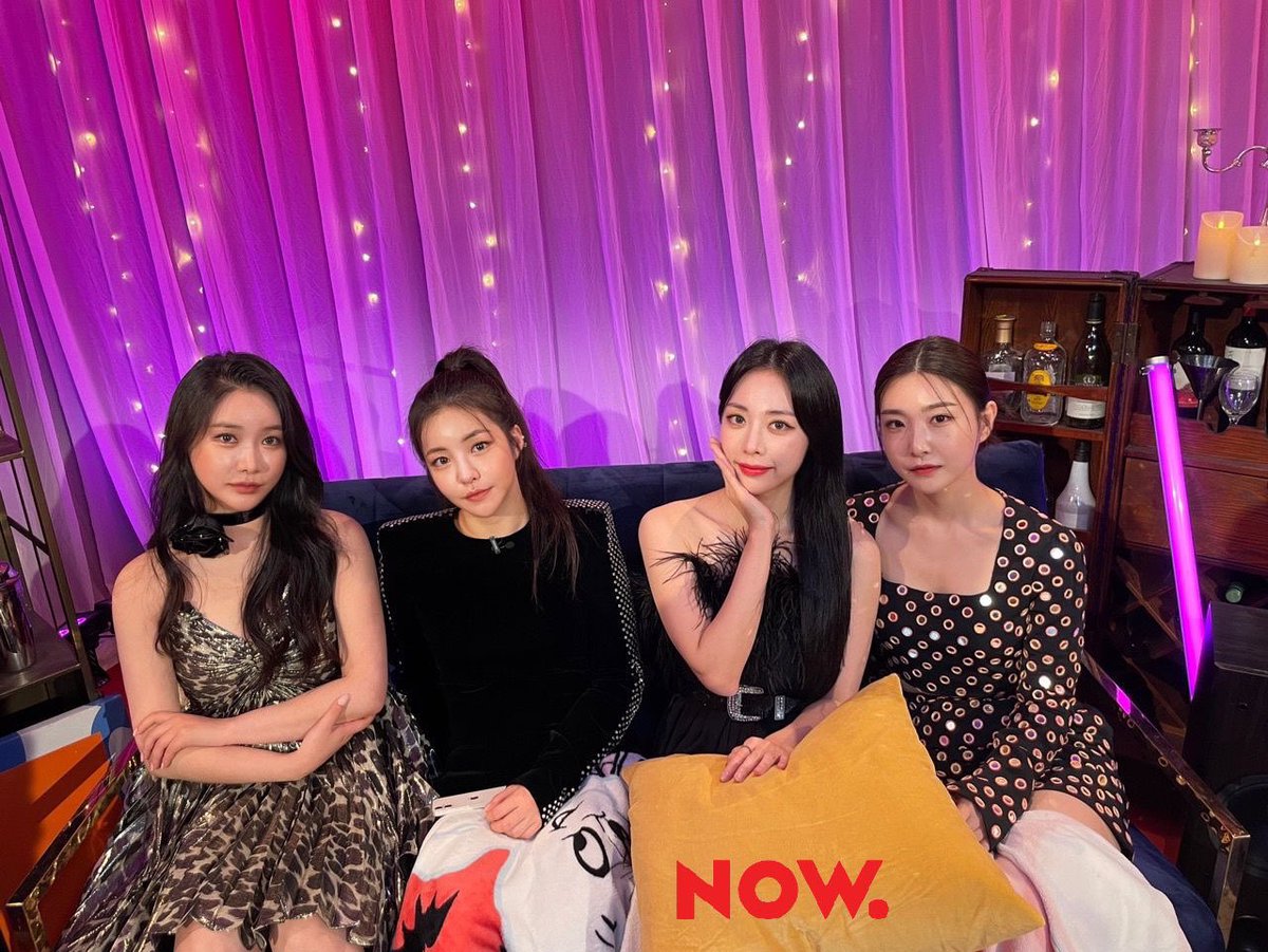 npop_zip's tweet photo. #브레이브걸스 는 지금 #OUTNOW 컴백쇼 중✨ 미니 5집 리패키지 앨범 #AfterWeRide 언박싱도 하고 MV도 같이 보고 #라이브 파티도 있어요🎙 지금 분위기 오르는 중🥂 #NOW온에어 #BraveGirls 보쇼🍷바로보기https://t.co/ybbtwQH19C https://t.co/t9j9PL5bSI