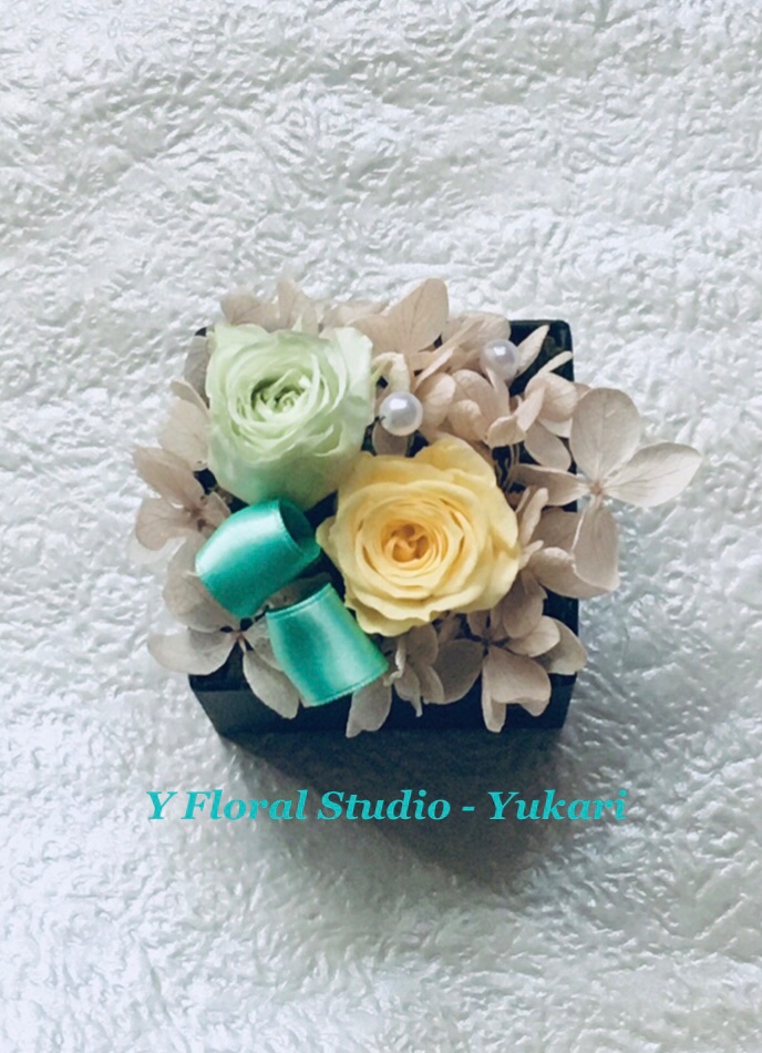 Yukari フラワーデザイナー 英語講師 Y Floral Studio 国際人財サンライズ 流行り色x爽やかに仕上げた プリザーブドフラワーアレンジメント オンライン販売中 Preserved Flower Gifts Sell Online オンラインショップ 全国発送 海外発送 オーダー Yukari フラワーデザイナー 英語講師 Y Floral Studio 国際人財サンライズ 流行り色x爽やかに仕上げた プリザーブドフラワーアレンジメント オンライン販売中 Preserved Flower Gifts Sell Online オンラインショップ 全国発送 海外発送 オーダー