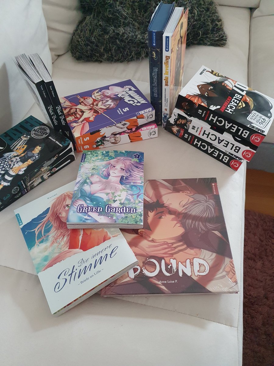 Kumiko__Yuki's tweet photo. Soo der rest meiner Mangabestellung vom #comixart .😍
Endlich kann ich auch die Manga von @SozanCoskun Band 3, @annedrawsstuff und @TheTrueRacami lesen.😍🥰
Ich bin sehr gespannt hab nur gutes bis jetzt davon gehört😍😍😍 https://t.co/j2eKZFTfam