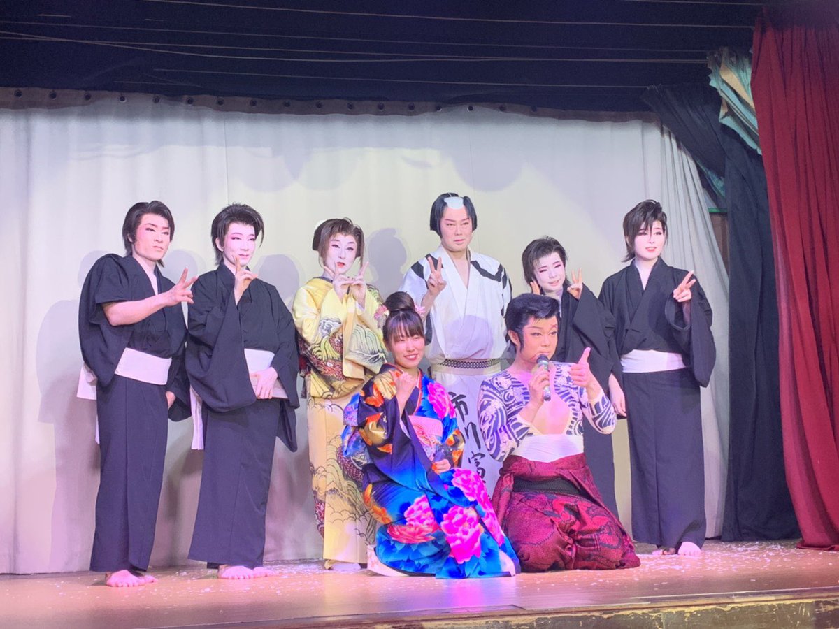 miyu___nakamura's tweet photo. 昨日は嵐山瞳太郎劇団さんの皆様
梅南座公演本当にお世話になりました🙇‍♀️
ありがとうございました！

応援に駆け付けて下さった皆様😊
ありがとうございました！ https://t.co/P3P2gUU0mm