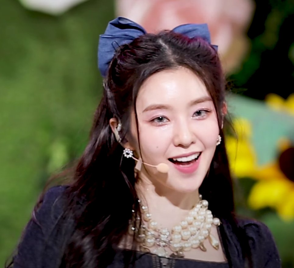 picsofirene's tweet photo. SHE IS THE PRETTIEST WOMAN ALIVE https://t.co/oLHQjvnKYJ