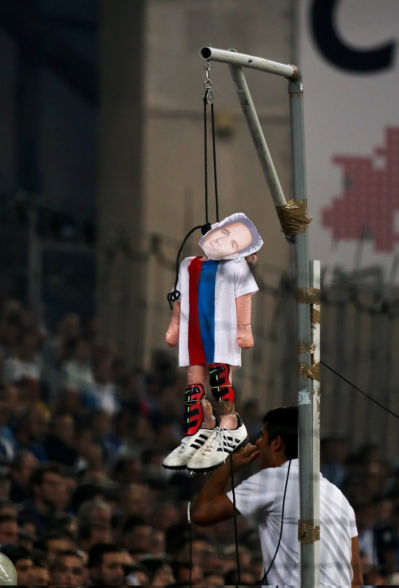 53Estelle's tweet image. Ce qui s'est passé en tribunes hier à Nice est inacceptable.
Mais les supporters marseillais qui jouent les "ouins-ouins", vous avez la mémoire courte ?