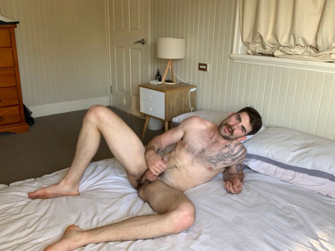 Fuck I miss getting stinky, role on summer 😈 https://t.co/hkh7nfwZGW
