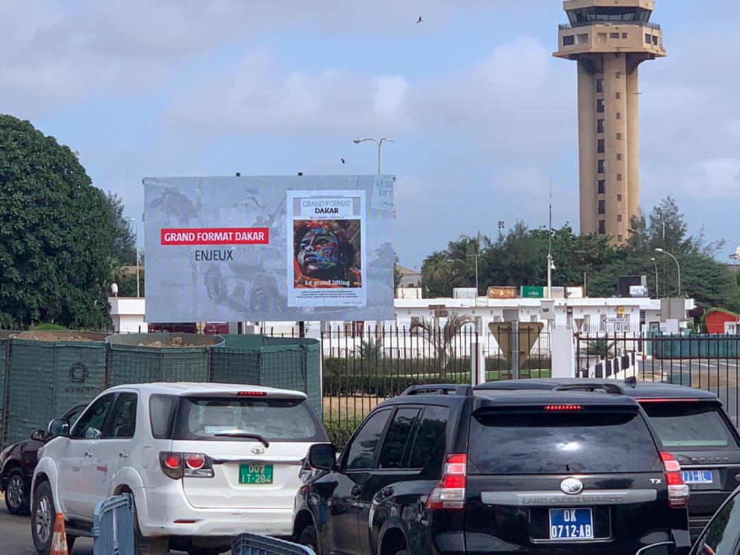 SnAdshow's tweet photo. @jeune_afrique, le media panafricain, choisit les écrans Led de @SnAdshow pour sa communication dynamique. pour sa parution N°3103 du mois d'aout "spécial Dakar" disponible chez votre marchand de journaux depuis le 30 juillet et en ligne sur https://t.co/40IB27GKBP  #actualite https://t.co/9Szi7ra9mP