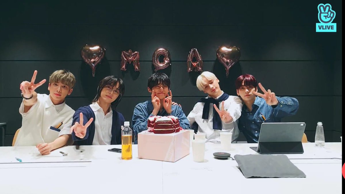 ziumiumyungz's tweet photo. i'm late but karna aku gabung jadi MOA pas MOA day jadii..
Happy 2nd Anniversary MOA
HAPPY MOA DAY💙
#2morrowWithTXT
#우리의_일기에_영원히_모아
@TXT_members @TXT_bighit https://t.co/s3QzRi8hIL