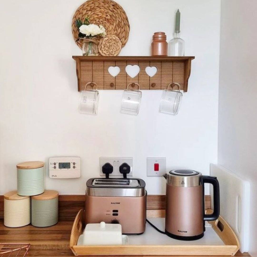 Do you have a tea making station in your house? We love this cosy setup at house_on_the_horizon 💕

amzn.to/3ze58py