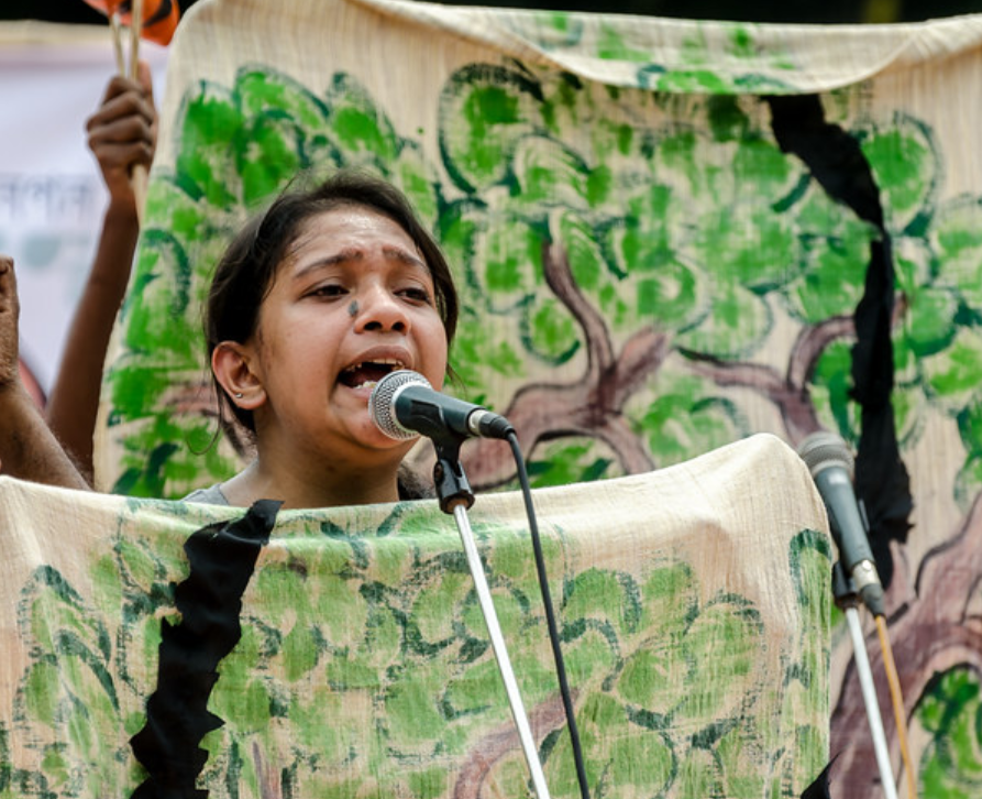 stopfichtner's tweet photo. Zwischen 2013 und 2016 beteiligten sich in Bangladesch jährlich bis zu 20.000 Menschen am "Long March". Dieser Protest-Zug führte über eine Strecke von 400 km bis zum geplanten Kohlekraftwerk. Die Regierung Bangladeschs ging leider immer repressiver gegen die Aktivist*innen vor. https://t.co/OtZ48bQZhL