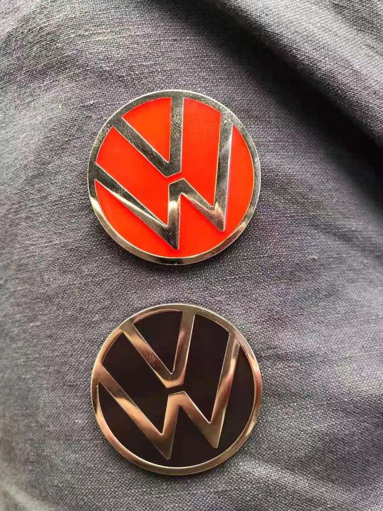 Eva_wepingift's tweet photo. Color changing enamel pin 
#wepingift #lapelpin #badges #enamelpins #colorchanging #BespokePinBadge #giveaways #awards #pingame #customizedpin #promogifts #metalcraft https://t.co/1hRyjJHw0X