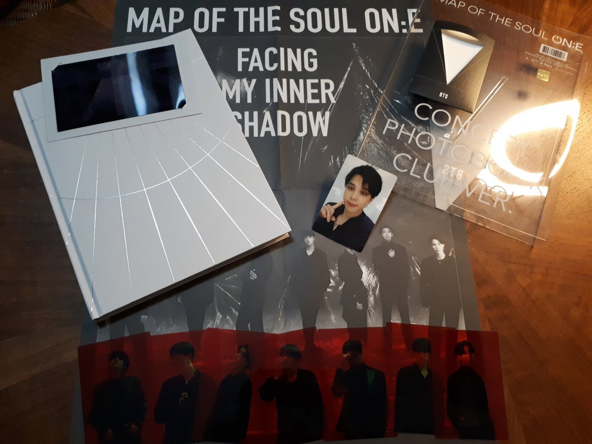 Chimmybells_21's tweet photo. Yiiee finally dumating naa. Worth it kahit clue ver lang and ang laki ng poster! ๐ thank youu @StrawVerrySPH ganda ng freebie!! I got Jimin!! ๐ #StrawVerryProofs https://t.co/NLw1YYXjIi