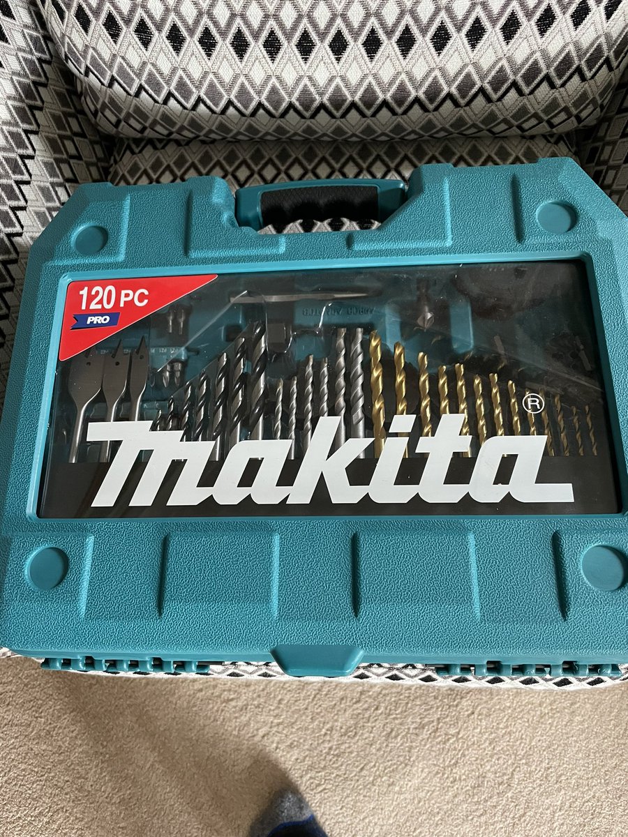 Its Christmasssssss + 17 weeks tweet media