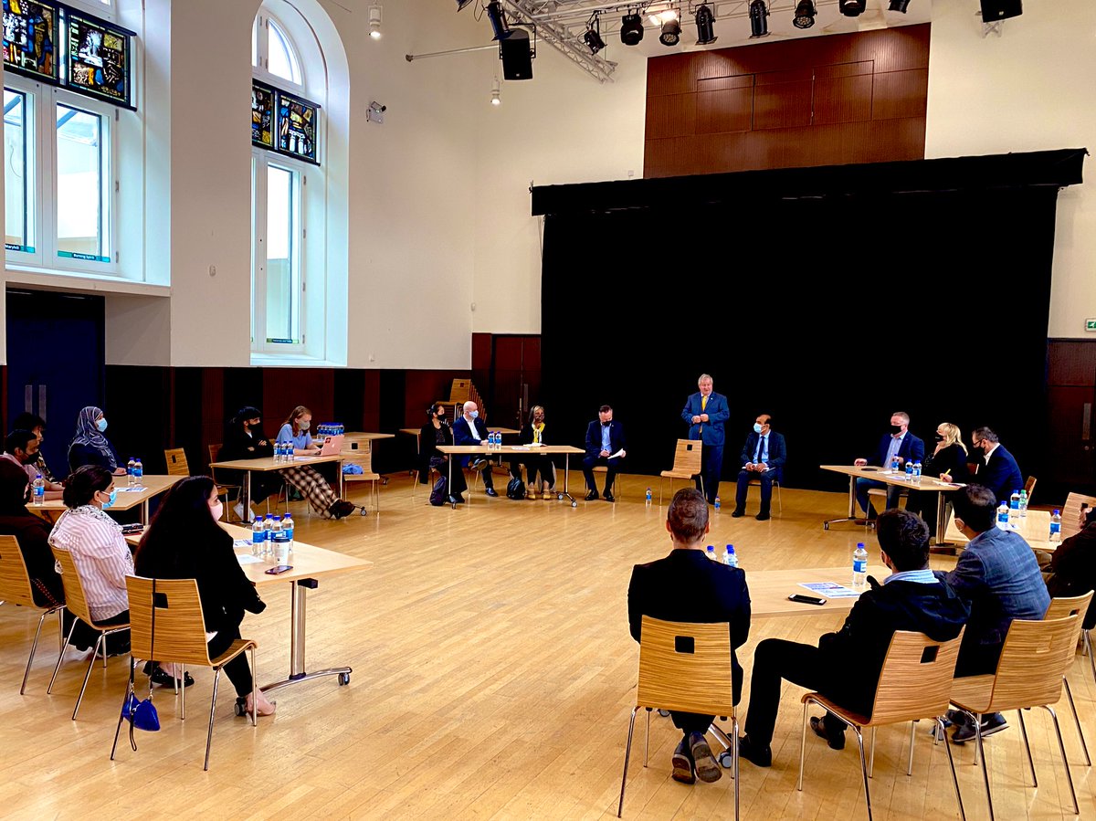 Extraordinary bravery from the Scots Afghan community, many of whom have family in the country, as they speak with @Ianblackford_MP &amp; <a href="/theSNP/">The SNP</a> elected representatives. The UK proposed resettlement scheme must go further and faster. Scotland stands ready to do its part.
