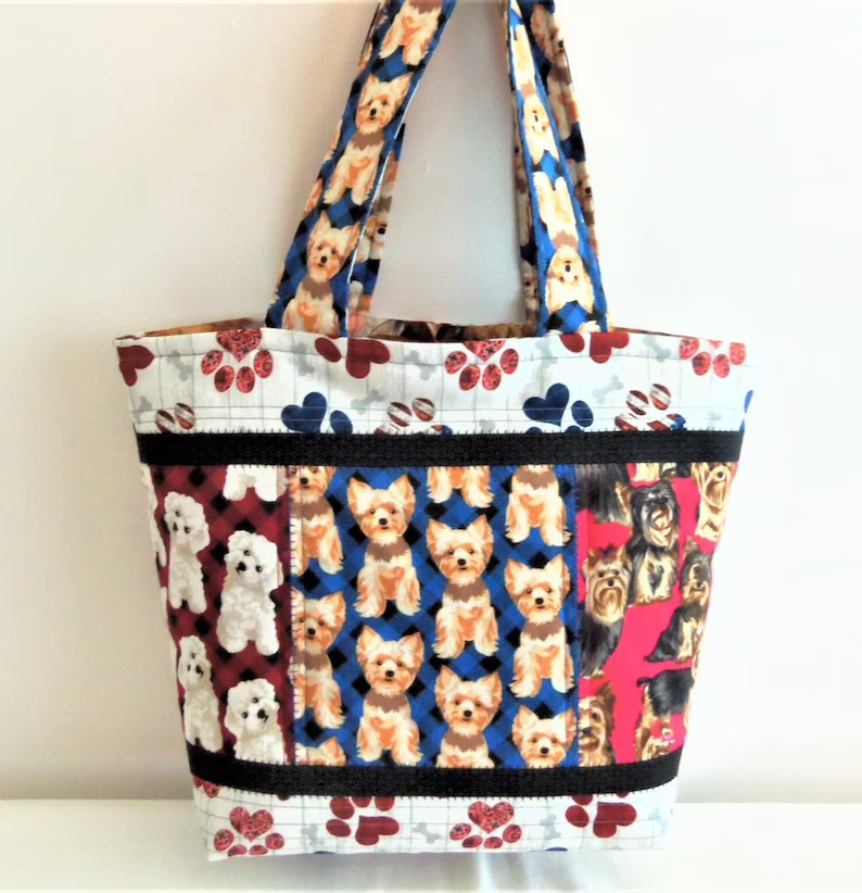 2FunatEtsy's tweet photo. So fantastic! There is only 1! #dogs #tote #totebag #knitting #yarn #quilted #pomeranian #poodle #terrier #pawprints #craftbag #backtoschool #walkingthedog #handmade #Insidepockets #bookbag @SewNSewSister https://t.co/Tko6yAaX5q https://t.co/IVkyPArtDR