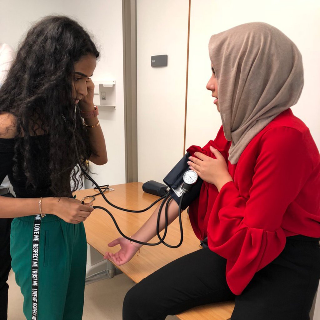 Learn practical clinical and patient-care skills from doctors and medical students that you can use on your personal statement and interview!
Sat, 28 Aug
l8r.it/mDew