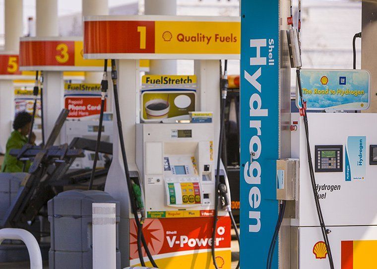 LeasingOptions's tweet image. Government plans to support hydrogen plants. As fossil fuels are phased out, the Government is to supply a £240m fund for hydrogen. buff.ly/3D2oy32 #leasing #leasingoptions #hydrogen #fuelcell #hydrogenfuellcell