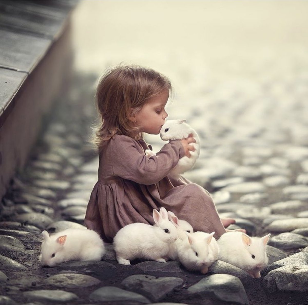 Teach your children to be kind to animals.
They will grow up to be kind to people too.

Pic Olga Sokolova