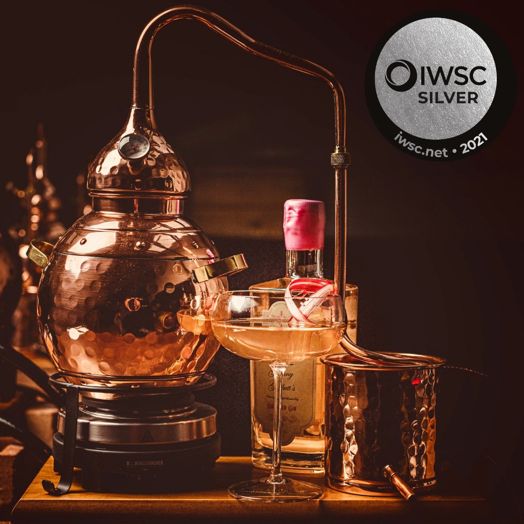 Indulge in Grandad's Allotment Gin infused with fresh rhubarb gathered from British farms  
Available at exetergin.com/collections/gr… 

#rhubarbgin #rhubarb #homebartender #summercocktails #craftcocktail #drinkstagram #drinkoftheday #craftedmixology #creativecocktails #mixologyguide