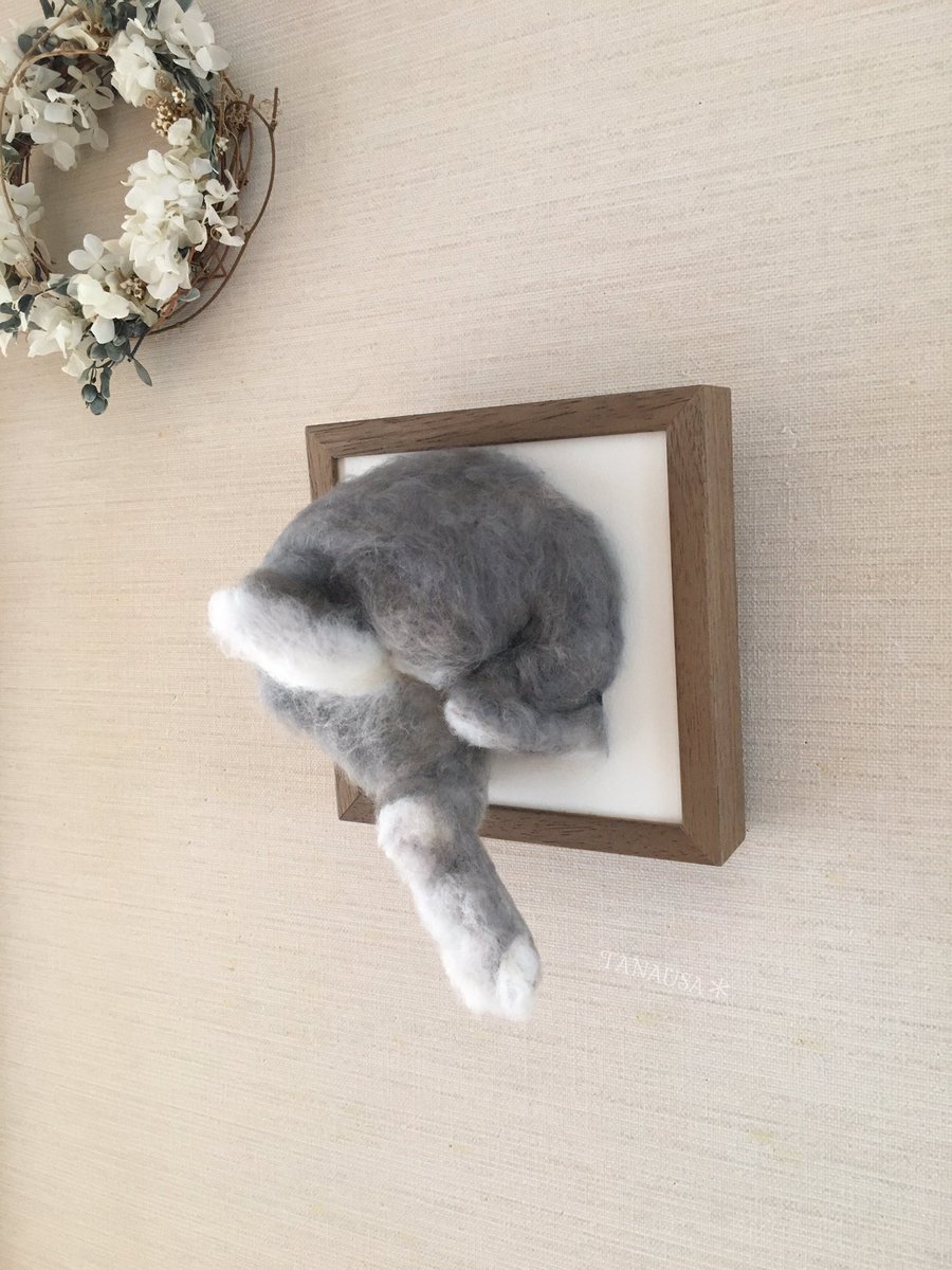 tana_usagi's tweet photo. 美晴花様からもご紹介いただいた「穴があったら入りたい」シリーズ。
今回はロップイヤーさん。
何とか穴に入ろうと頑張っている、この後ろ脚の感じを作りたくて始めたシリーズです。
探検している時の真剣でイキイキした表情も、ぜひご覧ください♪

https://t.co/yiy8Ag0LIU https://t.co/rZDFq4QPWz