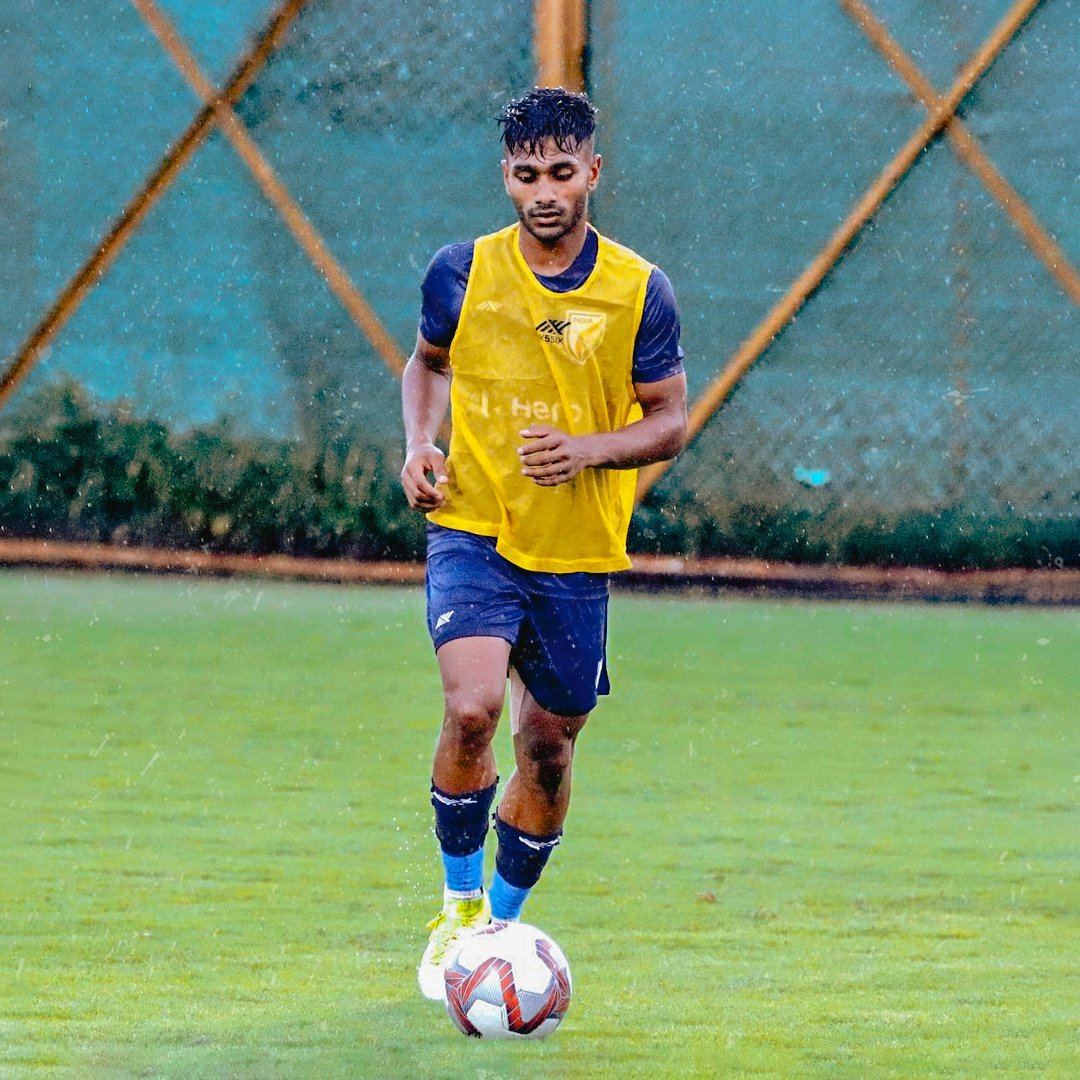 rahulkp_r7_'s tweet image. The grind never stops ⚡

#r17 #YennumYellow