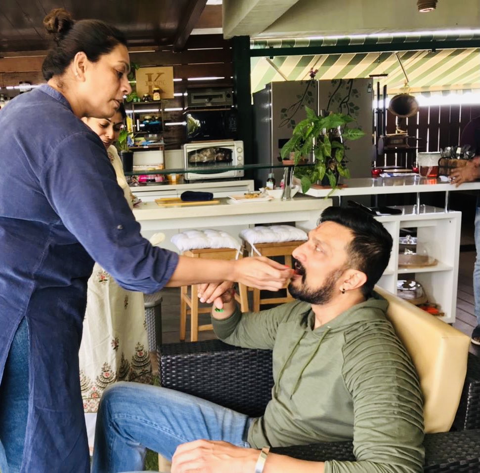DesignForKiccha's tweet photo. #ExclusivePicture.!🔥
Boss 😍
#Kotigobba3 #VikrantRona
@KicchaSudeep https://t.co/d5K17XMCV2