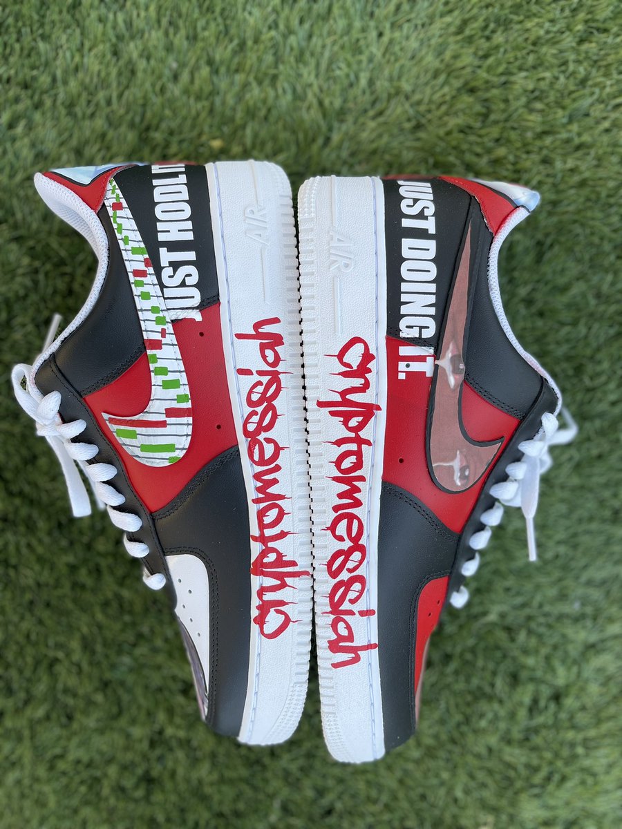 jordaniscrypto's tweet photo. 🔥AMA Today - 2230 UTC🔥 3 Prizes✅Auctioning Custom Air Force 1s w/matching NFT (you design)🚀 this will begin a shoe/NFT series for 🏀cryingJORDAN🏀 @MJofCrypto @shitcoin4life @JosephMRestrep1 @Banks @Ricardo10096841 @SatoshiStbet @sneaker @Kickstradomis Plus UPDATES! https://t.co/ZPW5TszvkY