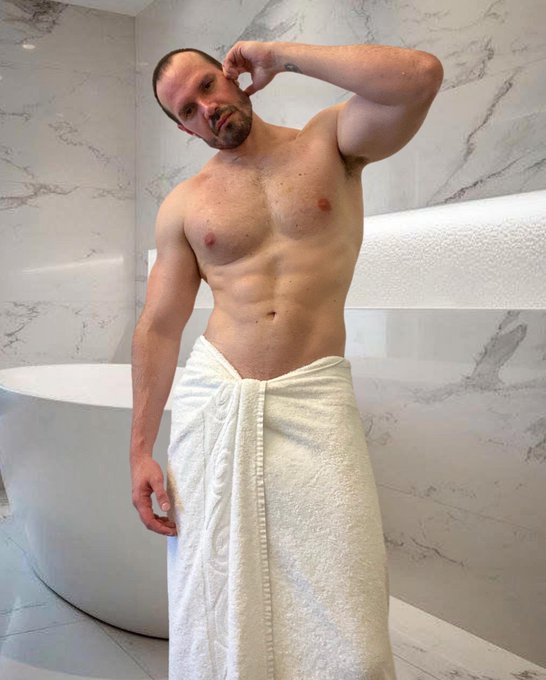 1 pic. Good morning everyone! https://t.co/4pT46DtuRM