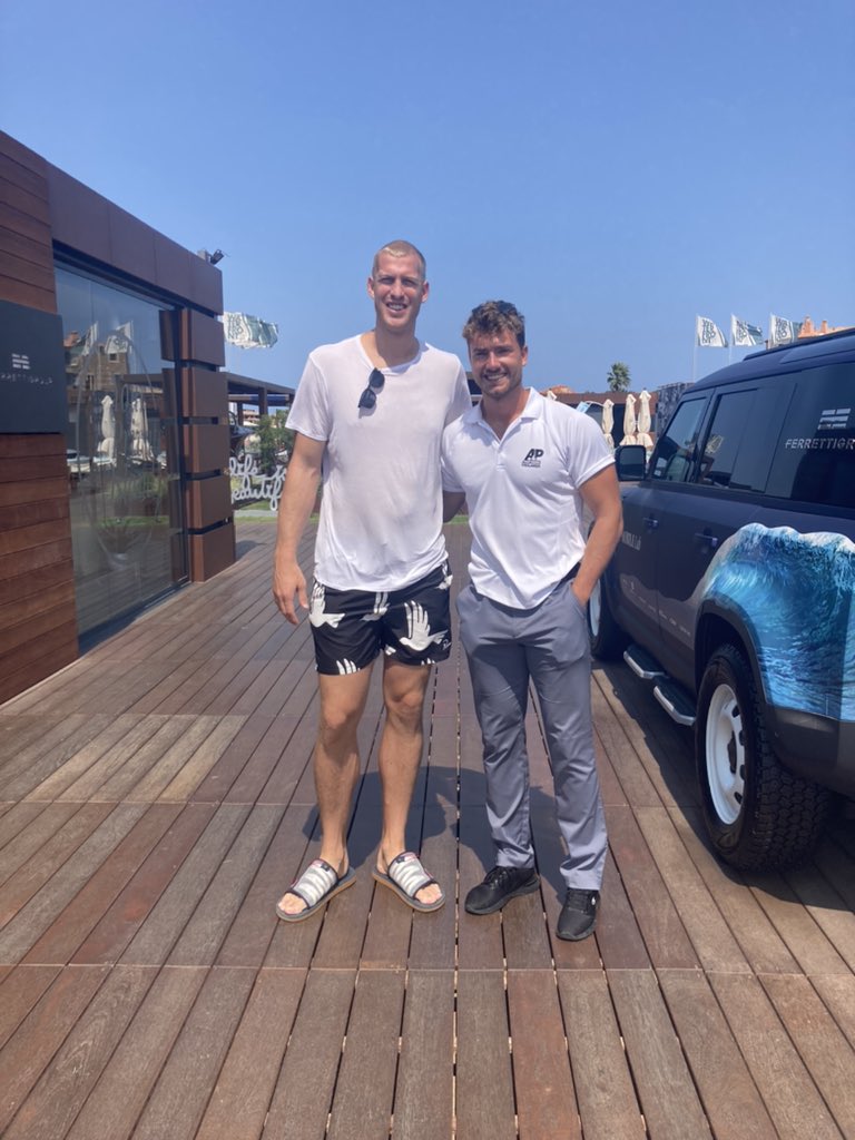 Garde_21's tweet photo. It was a pleasure man ❤️🏀 @masonplumlee https://t.co/uyUFbWtSFx