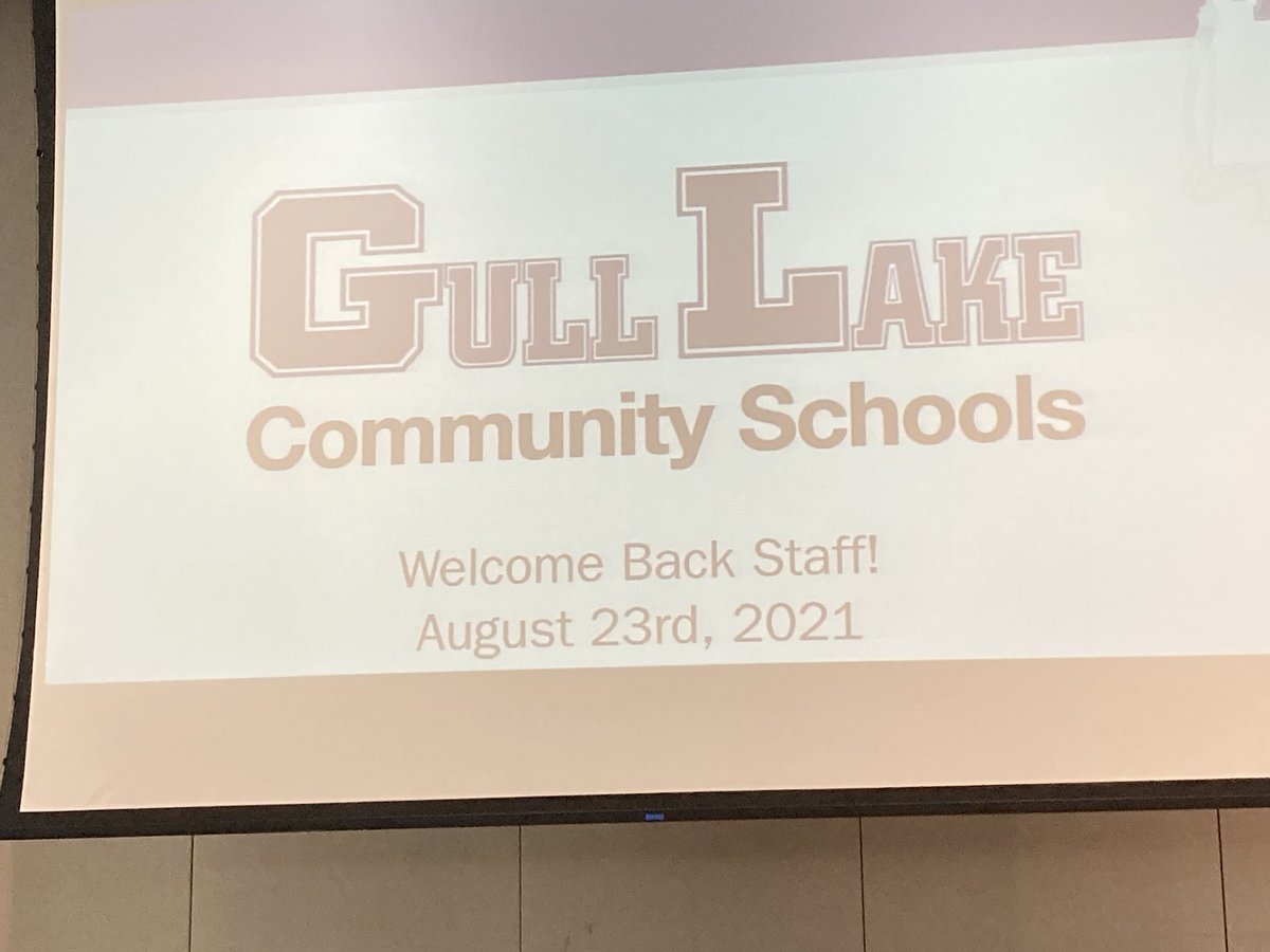 MrsHawkinsGL's tweet image. Welcome back for #GLCS staff begins with student speakers from #glcsms