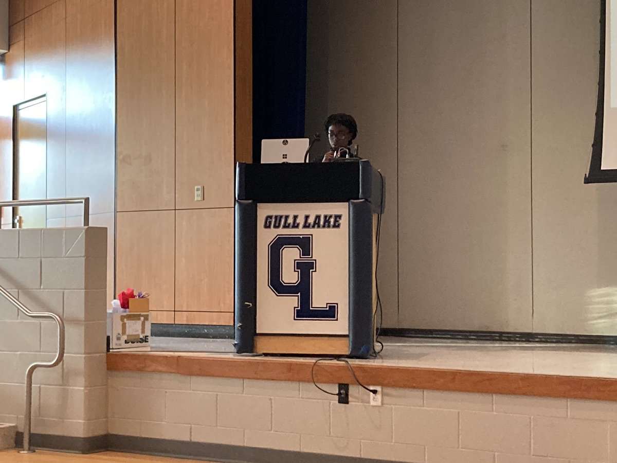 MrsHawkinsGL's tweet image. Welcome back for #GLCS staff begins with student speakers from #glcsms
