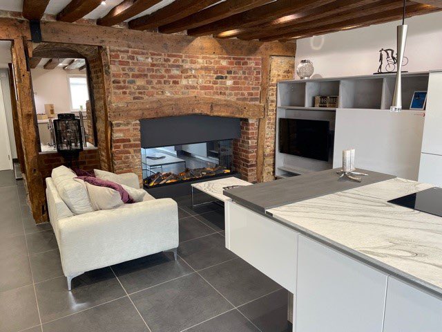 Evonicfires's tweet photo. We are pleased to share that the e1560 is on live display at Schmidt Sevenoaks in Kent. 

Schmidt are one of Europe’s, and the UK’s, leading kitchen and interior design retailers.

#evonicfires #electricfires #electricfire #electricfireplaces #schmidtkitchens https://t.co/7YYugBPfVt