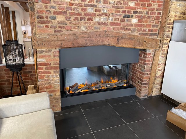 Evonicfires's tweet photo. We are pleased to share that the e1560 is on live display at Schmidt Sevenoaks in Kent. 

Schmidt are one of Europe’s, and the UK’s, leading kitchen and interior design retailers.

#evonicfires #electricfires #electricfire #electricfireplaces #schmidtkitchens https://t.co/7YYugBPfVt