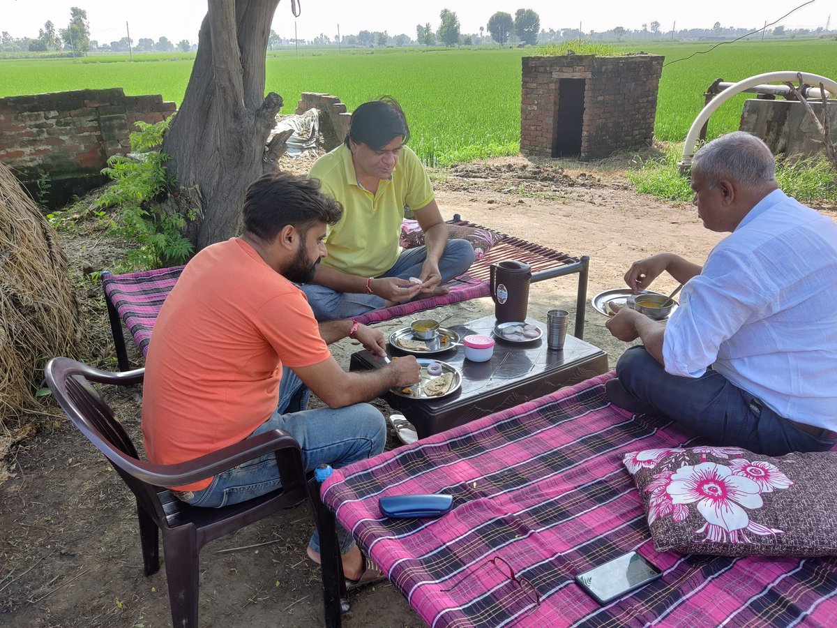 Dr yashvir singh (@dryashveersingh) on Twitter photo आज करीब 2 महीने बाद अपने कृषि फार्म पर जाने का मौका मिला खाना खाया खेतों का जायजा लिया तथा एक चीज का मंथन किया क्या मैं अभी भी किसान हूं जिसमें मैंने पाया हां मेरे पास किसान का ही DNA है
<a href="/IasRajkamal/">Raj Kamal IAS</a>
<a href="/jayantrld/">Jayant Singh</a> आज करीब 2 महीने बाद अपने कृषि फार्म पर जाने का मौका मिला खाना खाया खेतों का जायजा लिया तथा एक चीज का मंथन किया क्या मैं अभी भी किसान हूं जिसमें मैंने पाया हां मेरे पास किसान का ही DNA है
<a href="/IasRajkamal/">Raj Kamal IAS</a>
<a href="/jayantrld/">Jayant Singh</a>